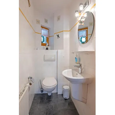 Freesenbruch Reihenhaus 5a - Eichhoernchen Casa vacanze Zingst