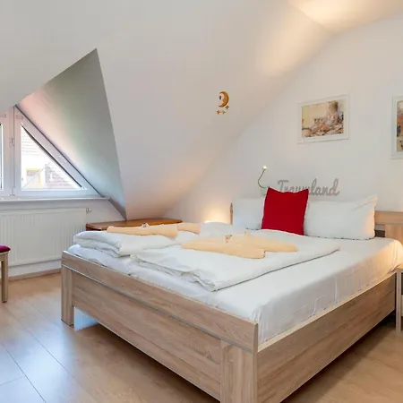 Freesenbruch Reihenhaus 5a - Eichhoernchen Holiday home