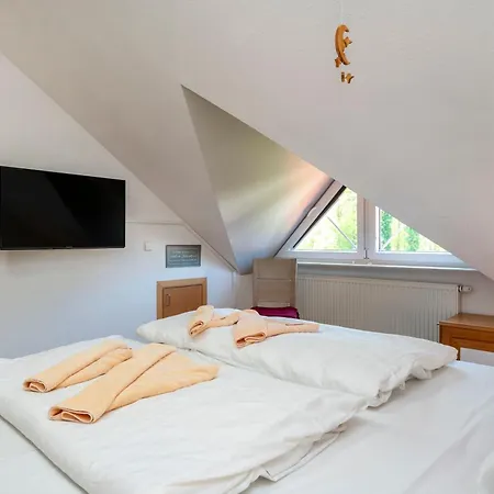 Freesenbruch Reihenhaus 5a - Eichhoernchen Feriehus