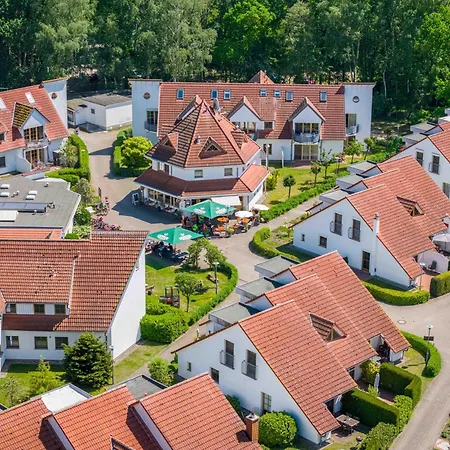Freesenbruch Reihenhaus 5a - Eichhoernchen * Zingst