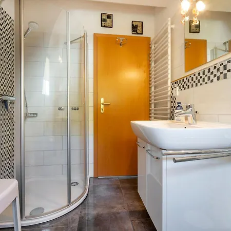 Holiday home Freesenbruch Reihenhaus 5a - Eichhoernchen