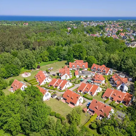 Freesenbruch Reihenhaus 5a - Eichhoernchen * Zingst